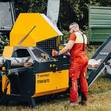 Uniforest Titan 36/12 save/kløveanlæg med rundsav - Image 3